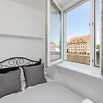 Motlawa Bulvar Z Widokiem Na Rzeke Motlawa By Downtown *