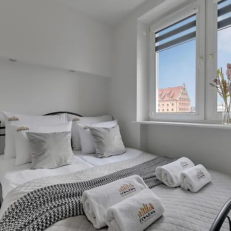 Motlawa Bulvar Z Widokiem Na Rzeke Motlawa By Downtown Gdansk