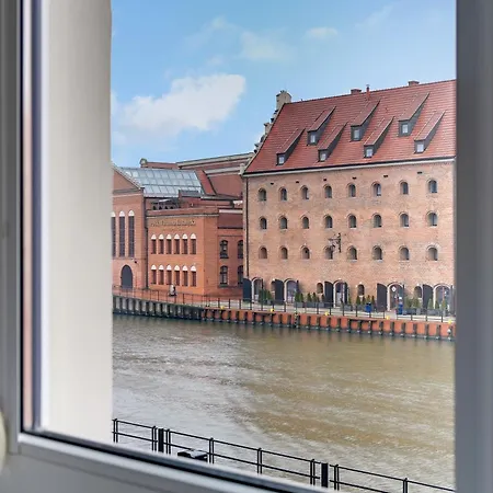 Motława Bulvar Z Widokiem Na Rzekę Motława By Downtown