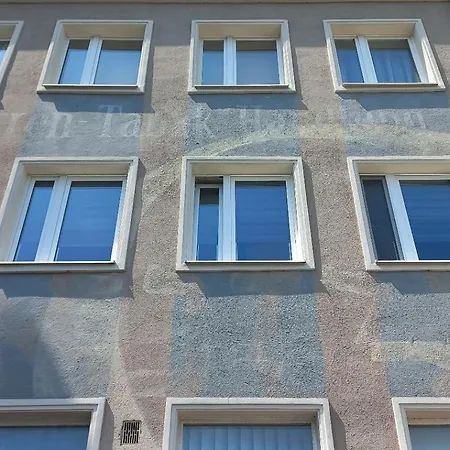 Motlawa Bulvar Z Widokiem Na Rzeke Motlawa By Downtown Gdańsk