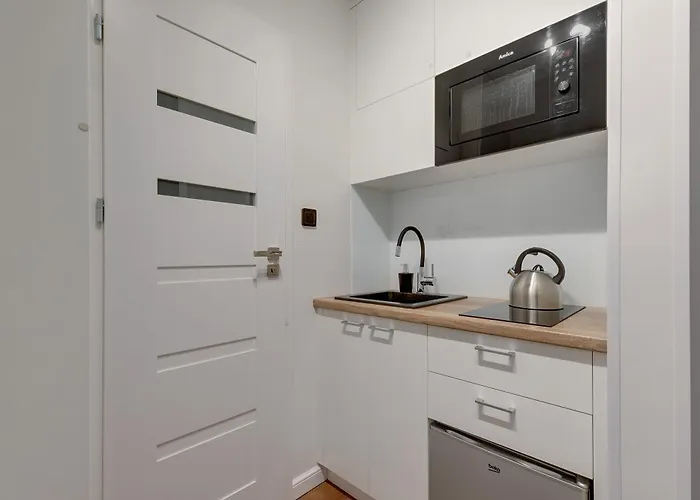 Motlawa Bulvar Z Widokiem Na Rzeke Motlawa By Downtown Gdańsk