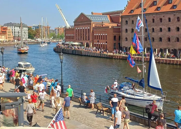 Motlawa Bulvar Z Widokiem Na Rzeke Motlawa By Downtown Lägenhet
