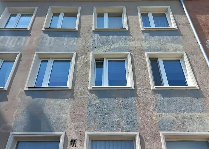 Motlawa Bulvar Z Widokiem Na Rzeke Motlawa By Downtown Gdaňsk