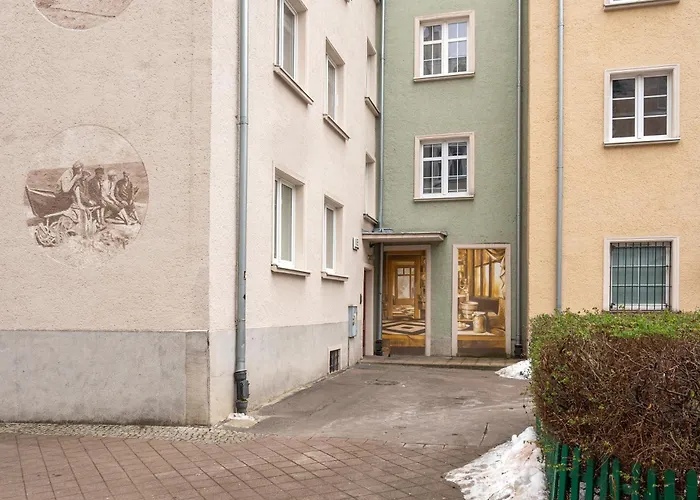 Motlawa Bulvar Z Widokiem Na Rzeke Motlawa By Downtown